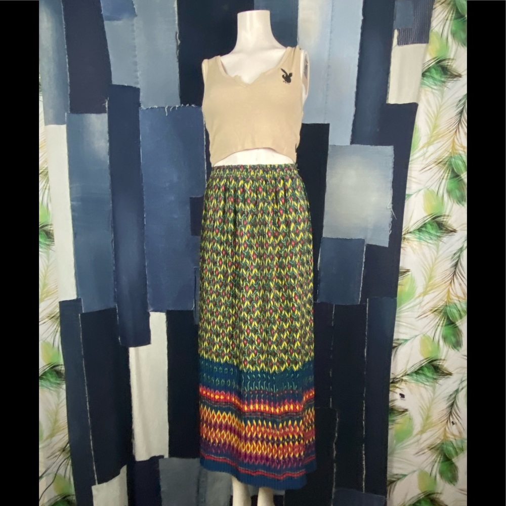 Pleated Printed Maxi Skirt w/Elastic Waist